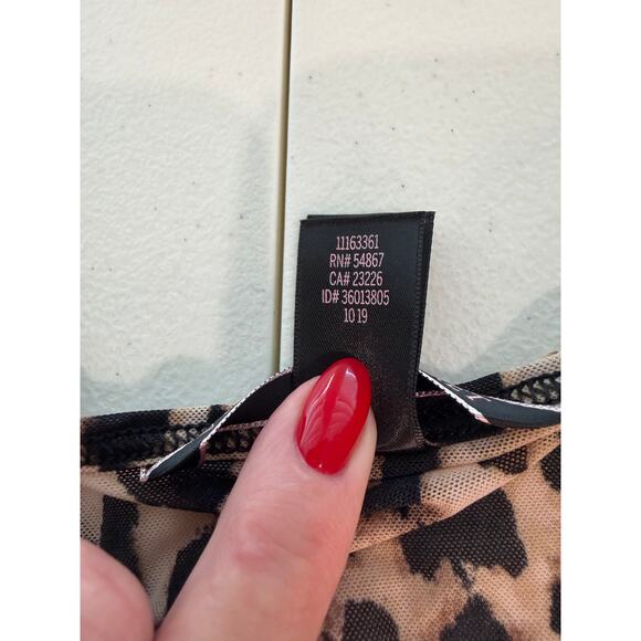 Victoria’s Secret Leopard Print Semi Sheer Scoop Neck Top Small EUC - Picture 5 of 6